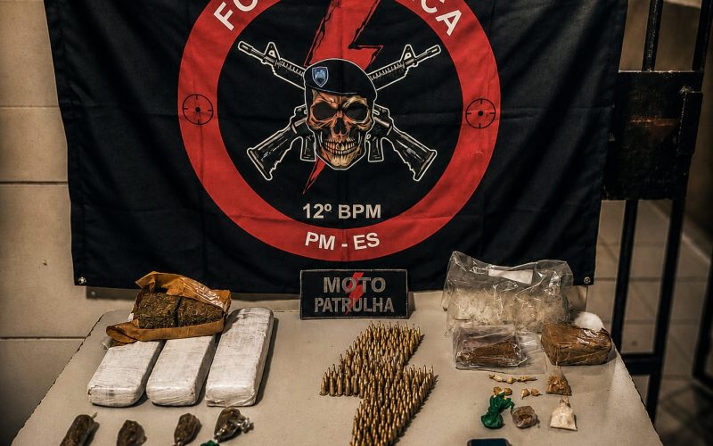 policia-militar-apreende-drogas-em-linhares