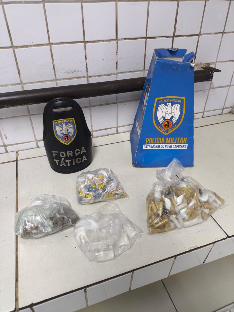 acoes-da-pm-resultam-na-apreensao-de-arma-e-de-fogo,-entorpecentes-e-na-recuperacao-de-veiculo-roubado-no-municipio-de-serra