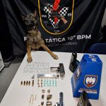 policia-militar-apreende-armas,-drogas,-recupera-veiculo-e-cumpre-mandados-de-prisao-em-guarapari