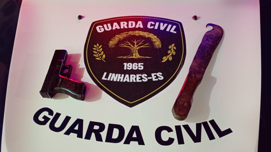 homem-e-preso-pela-guarda-civil-municipal-com-simulacro-de-arma-e-facao-no-centro-de-linhares