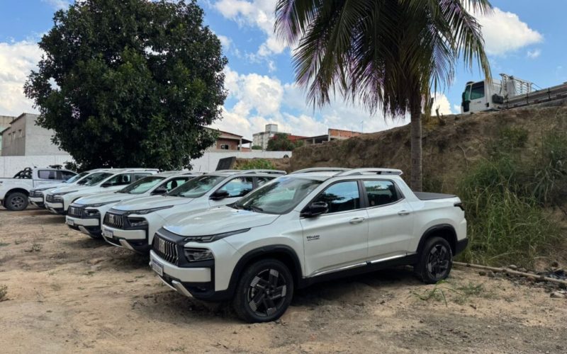 saude-de-linhares-recebe-cinco-novas-caminhonetes-para-reforcar-transporte-e-atendimento-a-populacao