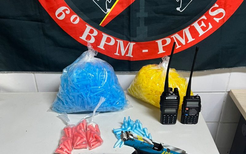 acao-da-forca-tatica-do-6obpm-resulta-na-prisao-de-suspeito-e-apreensao-de-arma-e-drogas