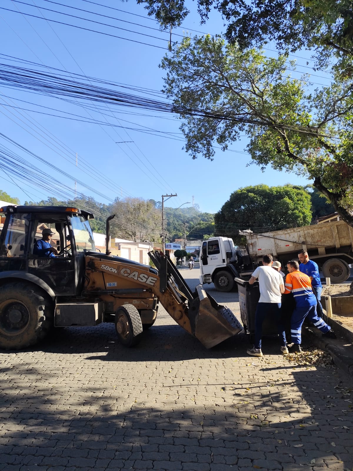 paralisacao-nacional:-prefeitura-continua-com-coleta-de-lixo-nas-ruas