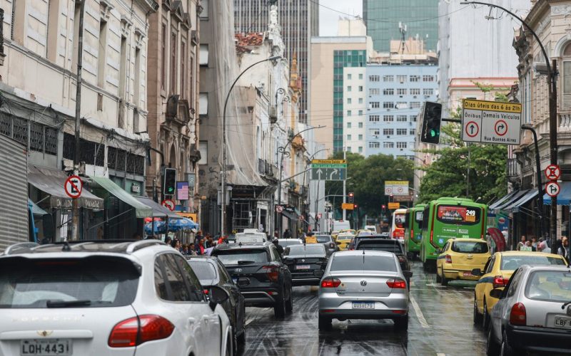 rio:-maioria-dos-carros-roubados-esta-em-areas-controladas-pelo-crime