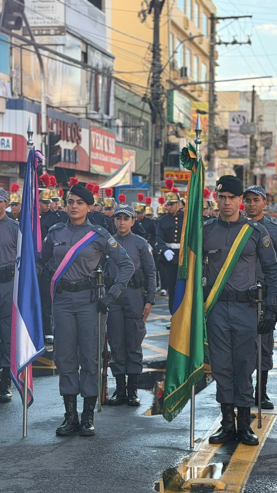 pmes-participa-de-desfile-civico-militar-em-comemoracao-aos-136-anos-de-cariacica