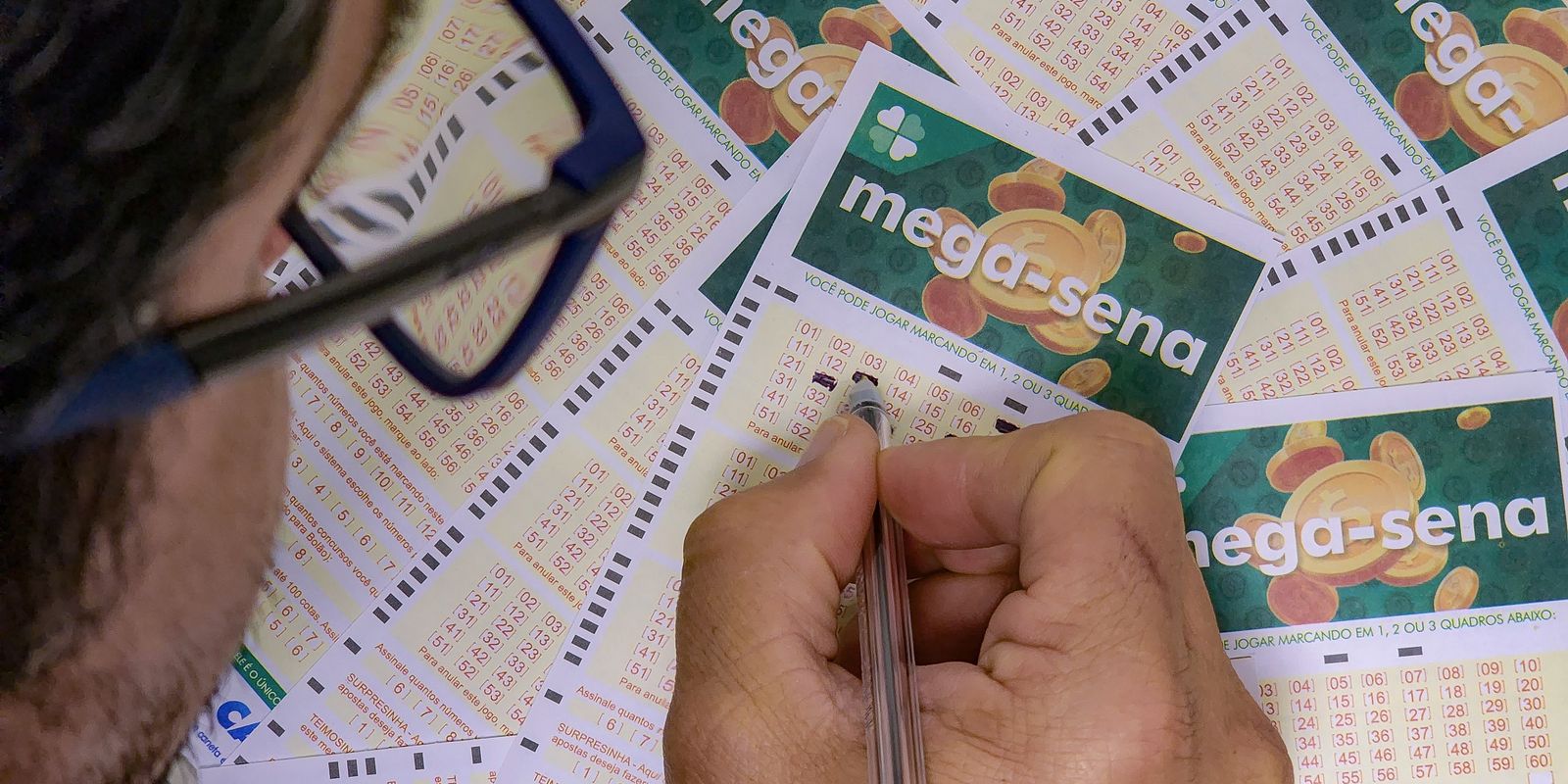 mega-sena-acumula-e-premio-principal-vai-para-r$-33-milhoes