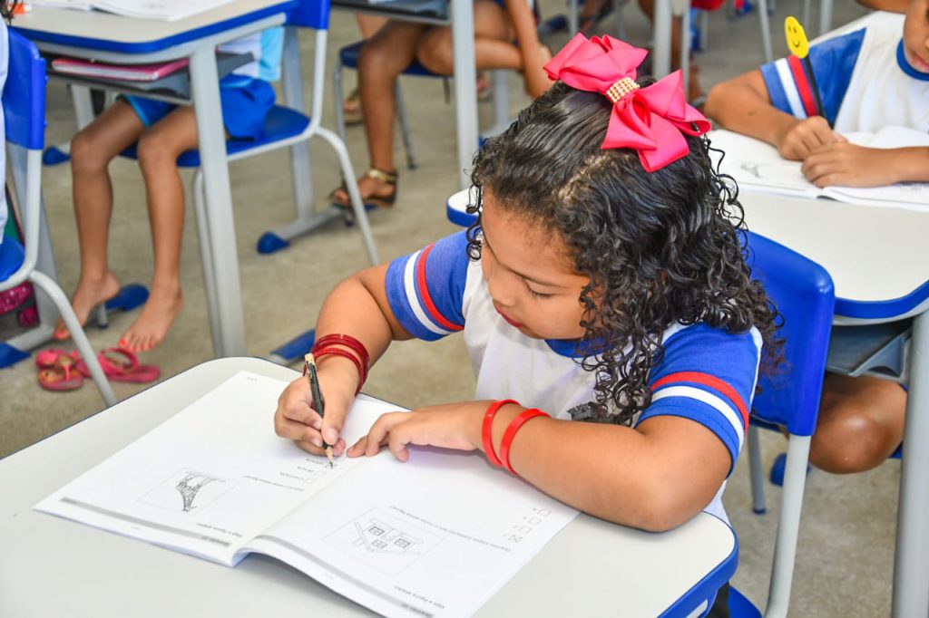 mais-de-28-mil-estudantes-da-rede-municipal-entram-de-ferias-em-linhares