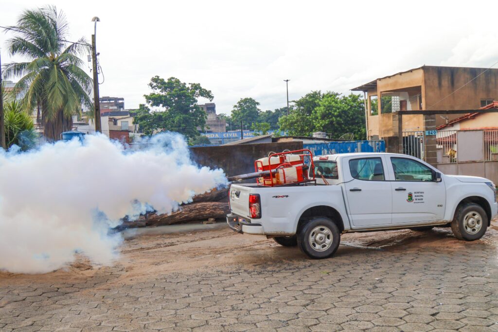 carro-fumace-segue-no-combate-ao-mosquito-da-dengue-em-linhares