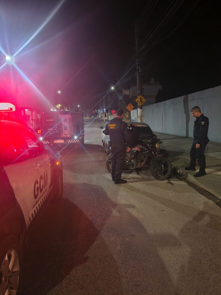 moto-com-restricao-de-furto-e-conduzida-por-homem-sem-cnh-e-apreendida-no-centro-de-linhares