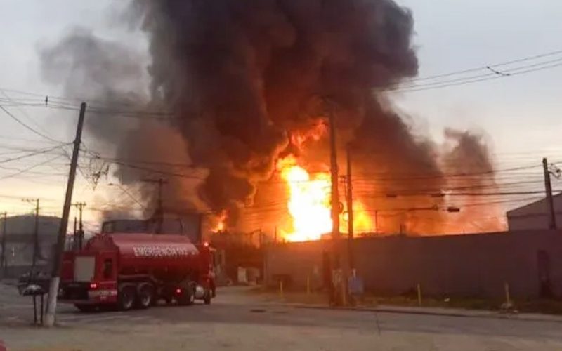 prefeitura-interdita-entorno-de-fabrica-atingida-por-incendio-em-sp