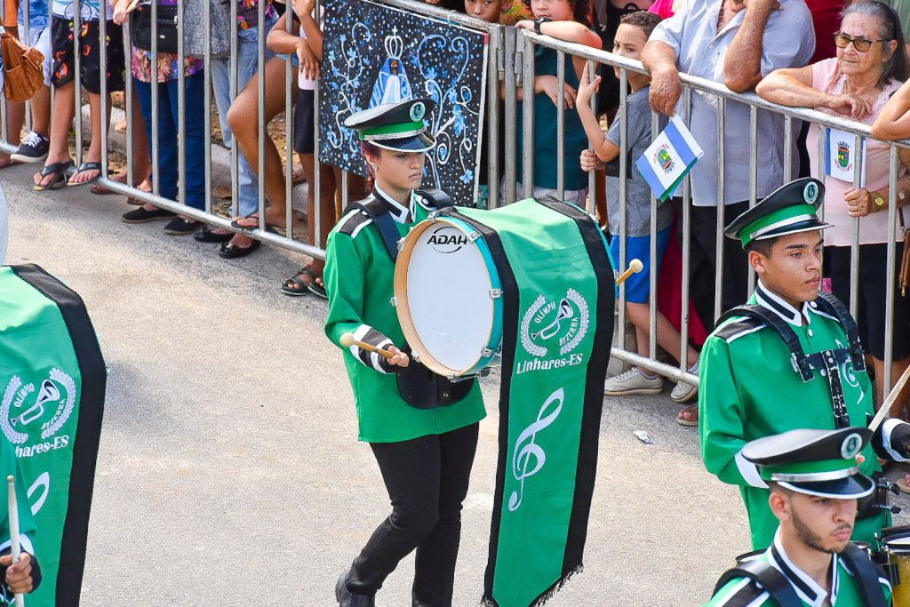 desfile-civico-escolar-celebra-226-anos-de-linhares-com-homenagem-as-riquezas-naturais-e-ao-desenvolvimento-do-municipio