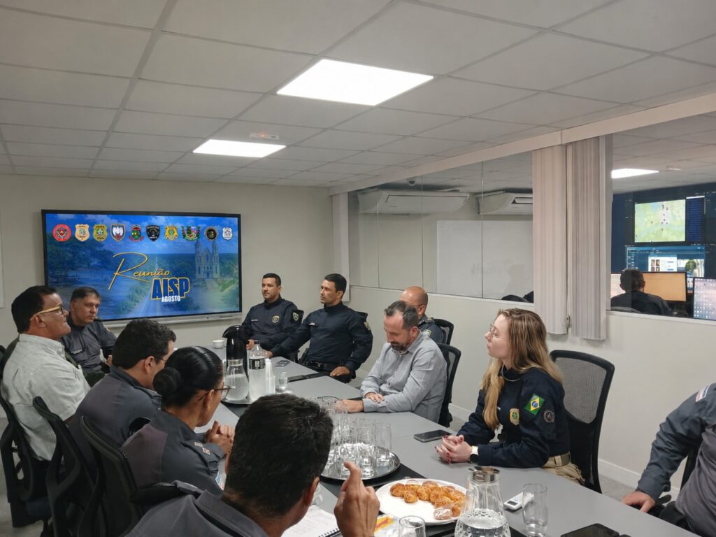 guarda-civil-municipal-de-linhares-sedia-reuniao-mensal-da-aisp-no-centro-integrado-de-comando-e-controle