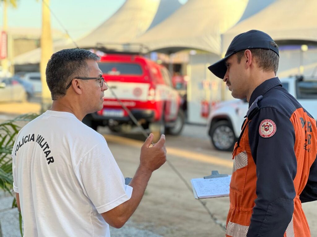 corpo-de-bombeiros-vistoria-estrutura-da-expolinhares-2026