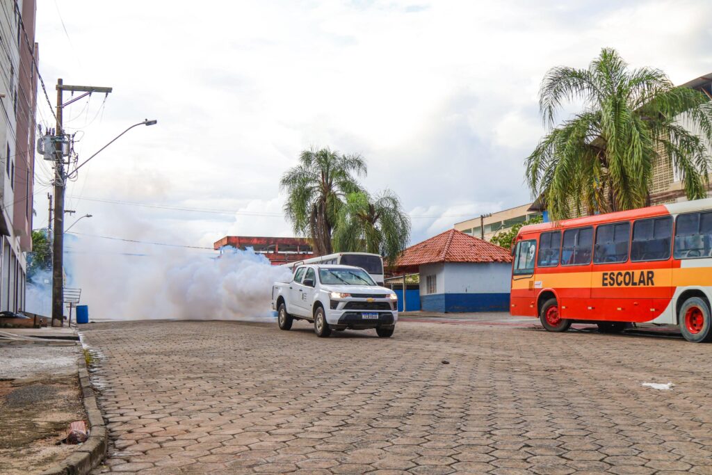 carro-fumace-percorre-cinco-regioes-de-linhares-nesta-semana-no-combate-ao-aedes-aegypti