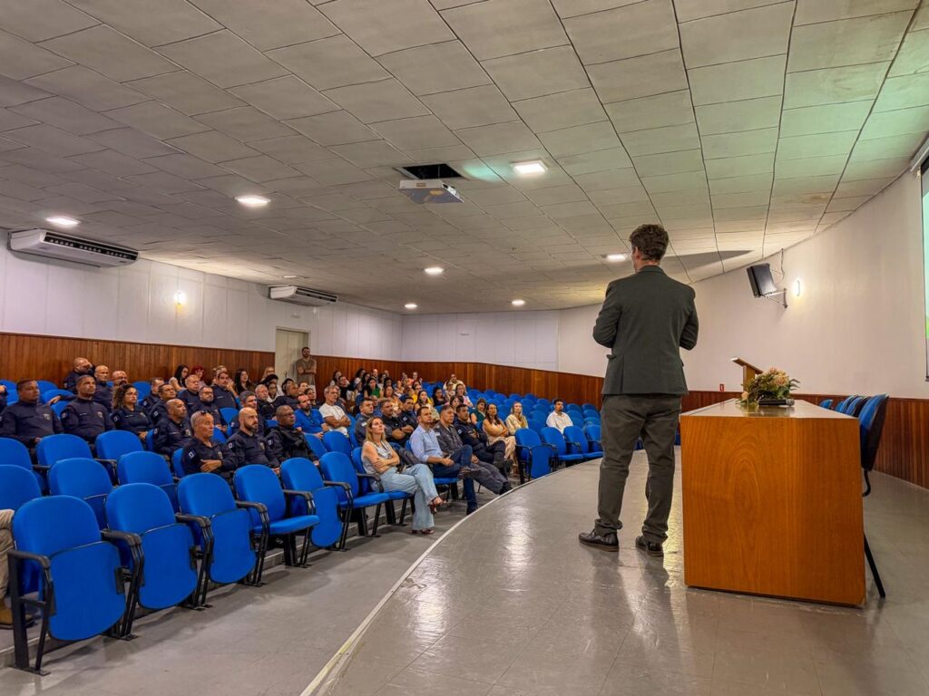 prefeitura-de-linhares-promove-conferencia-sobre-prevencao-ao-extremismo-violento-com-a-abin