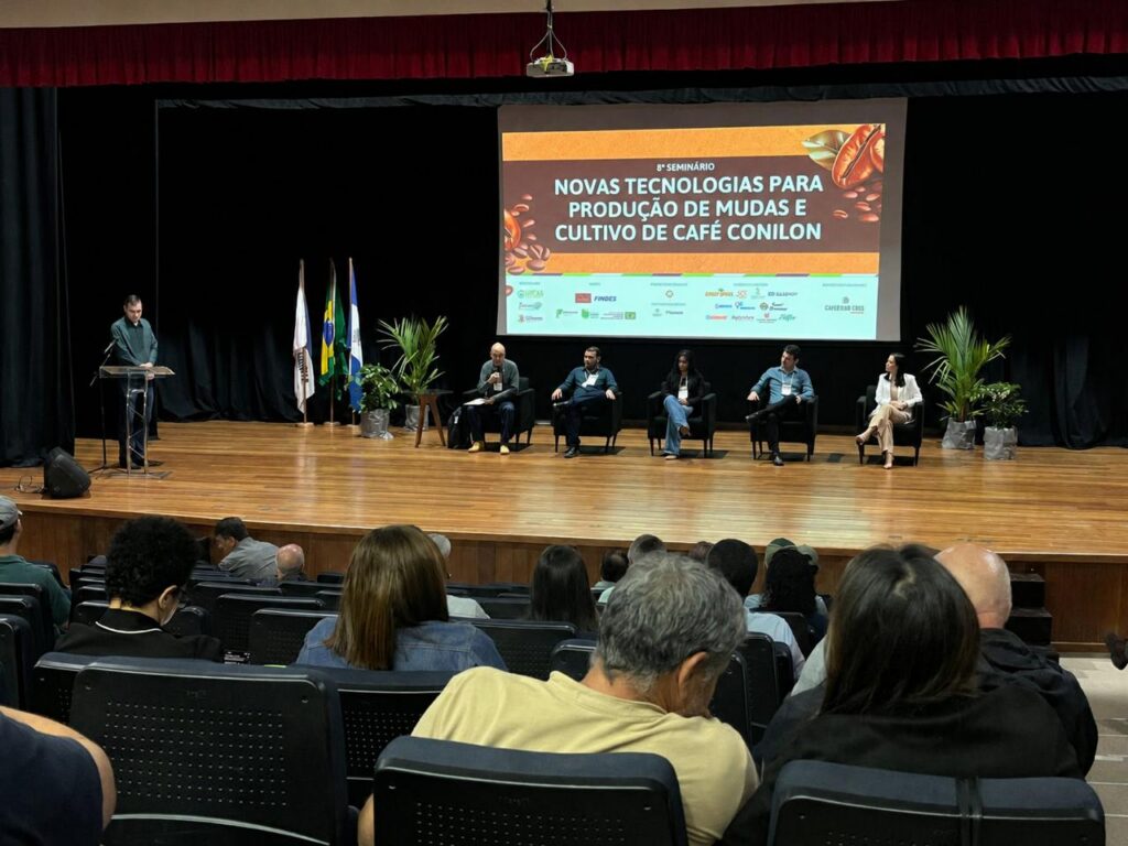 linhares-reune-especialistas-de-todo-o-brasil-em-seminario-sobre-novas-tecnologias-para-o-cafe-conilon