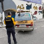 detro-reforca-fiscalizacao-em-frente-as-escolas-de-linhares-e-flagra-estacionamento-irregular