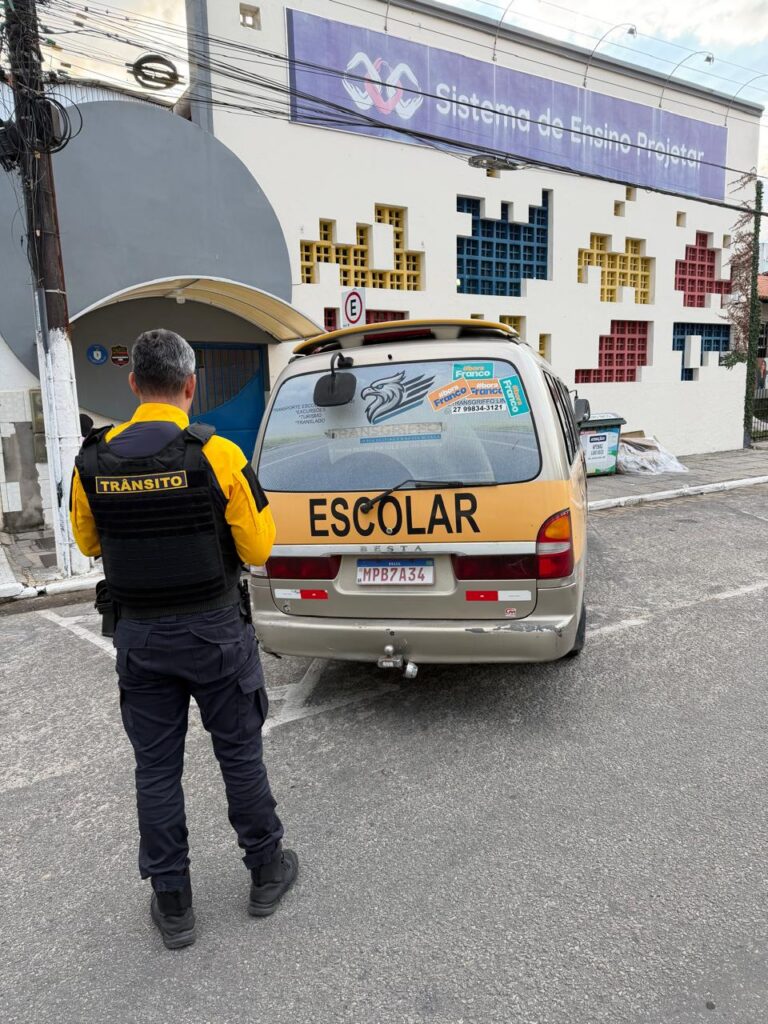 detro-reforca-fiscalizacao-em-frente-as-escolas-de-linhares-e-flagra-estacionamento-irregular